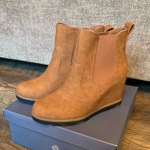 NWT Cognac wedge booties